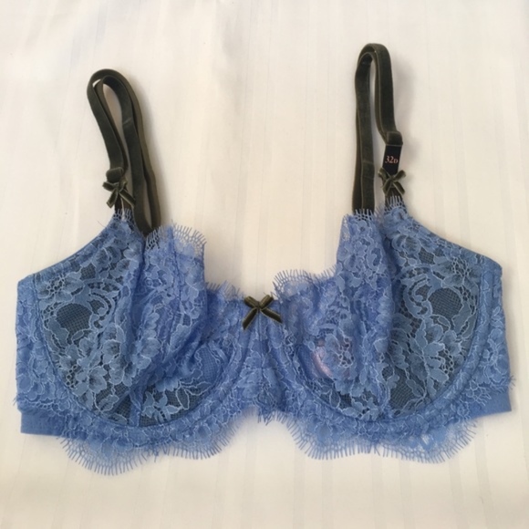 LAST ONE!!! New VS Dream Angels Lace Bra 32D - Picture 2 of 8